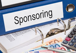 Als Teil der unternehmerischen Öffentlichkeitsarbeit, soll Sponsoring letztlich den Absatz von Dienstleistungen und Produkten fördern.